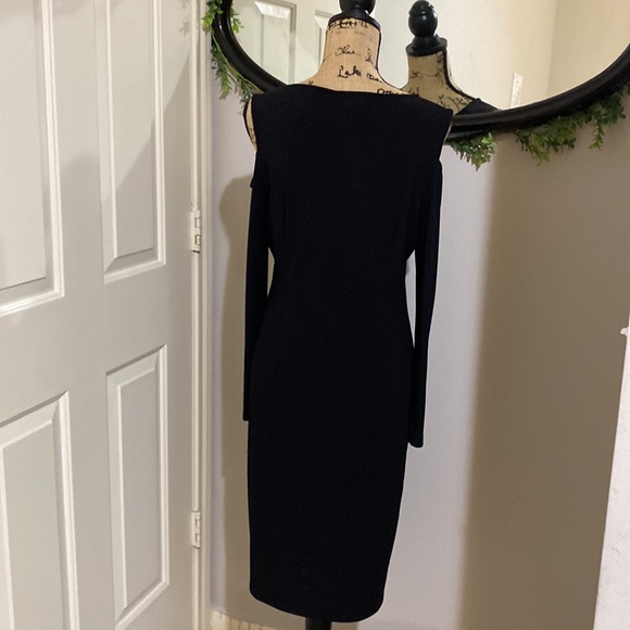 CARMEN Open Shoulder Dress - Picture 5 of 6